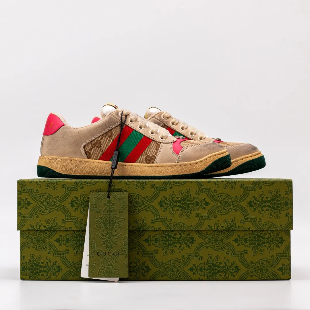 Factory price 580 [Higher version] GUCCI casual sports distressed small dirty shoes, polished cowhide fabric, hand-made distressed effect!  Original terry cloth, delicate, soft, comfortable and breathable. Privately molded steel-stamped two-color original TPU outsole (lower layer is wider, upper layer is narrower) to differentiate the wrong version of the outsole in the market. Fabric, material, outsole, detail comparison SIZE: 34-41, 38-45 regular size (women's 34, 41, men's 38, 45 customized, non-returnable and non-exchangeable) (women's colors and men's models need to be customized)